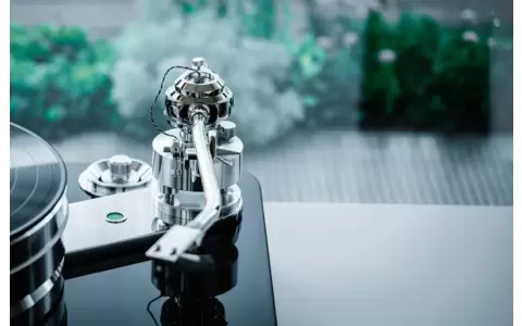 Gramofon Pro-Ject Signature 12.2 banner 2