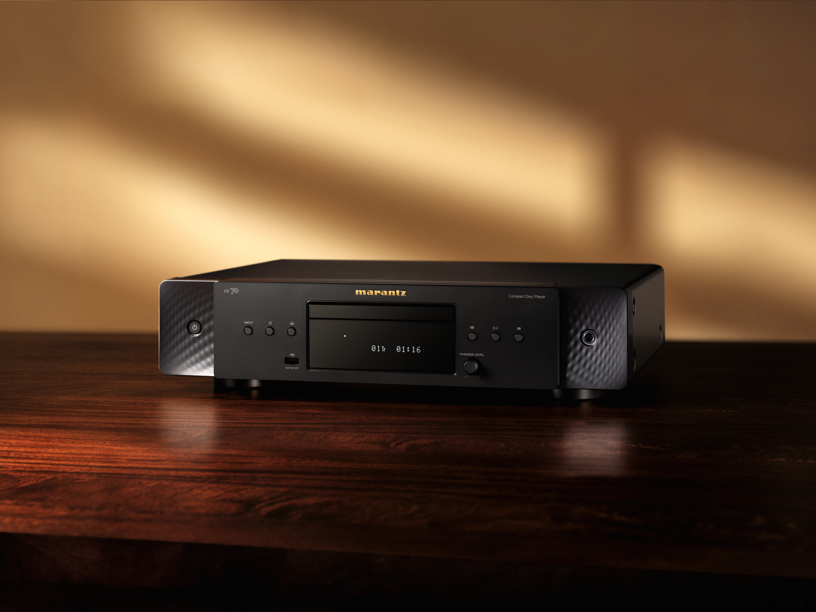 Odtwarzacz CD z Przetwornikiem DAC Marantz CD 70 Czarny - przód urządzenia