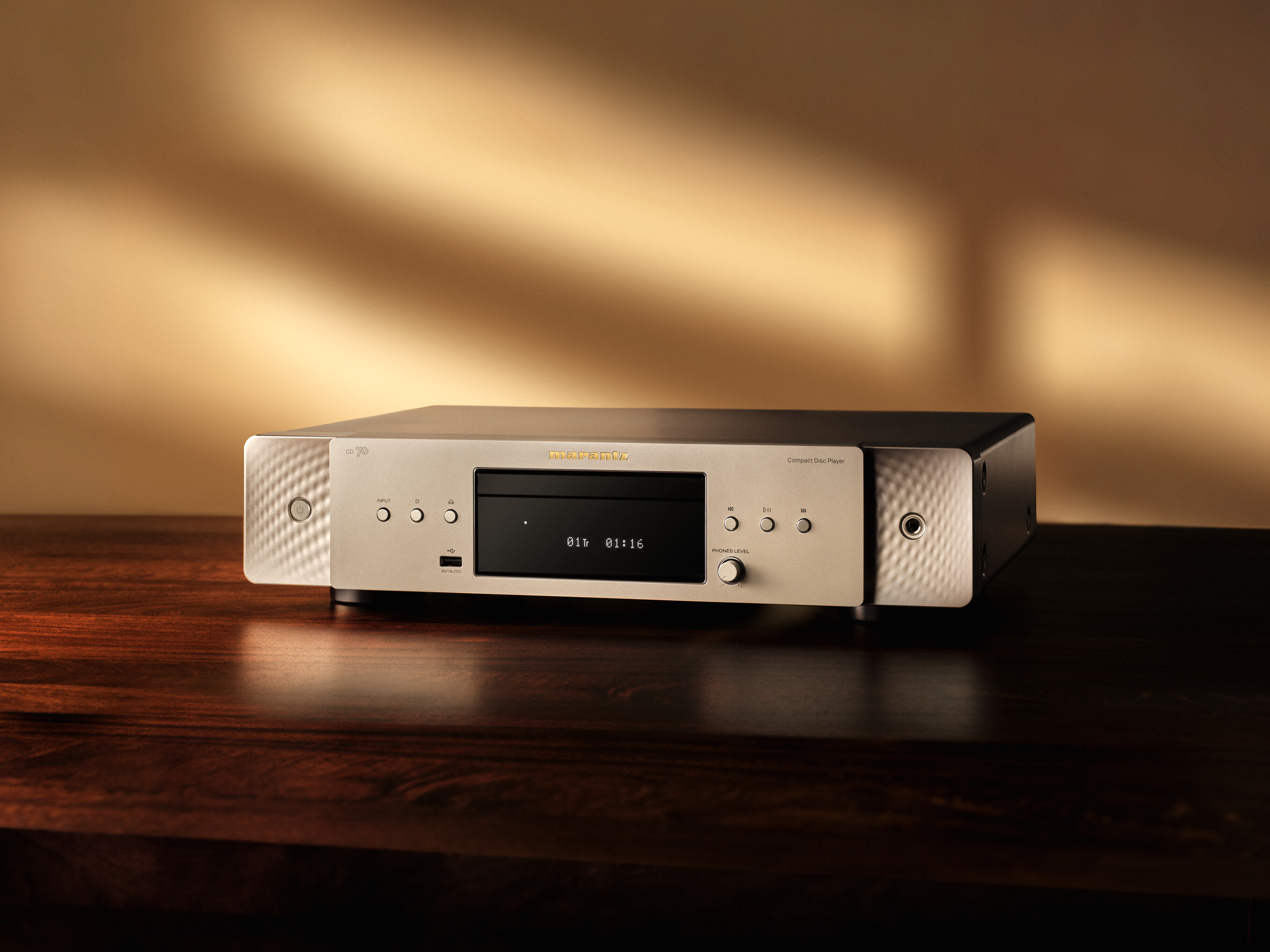 Odtwarzacz CD z Przetwornikiem DAC Marantz CD 70 Srebrny - tył i złącza